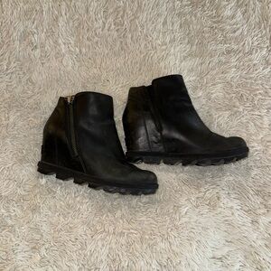 Sorel Black Leather Wedge Boots